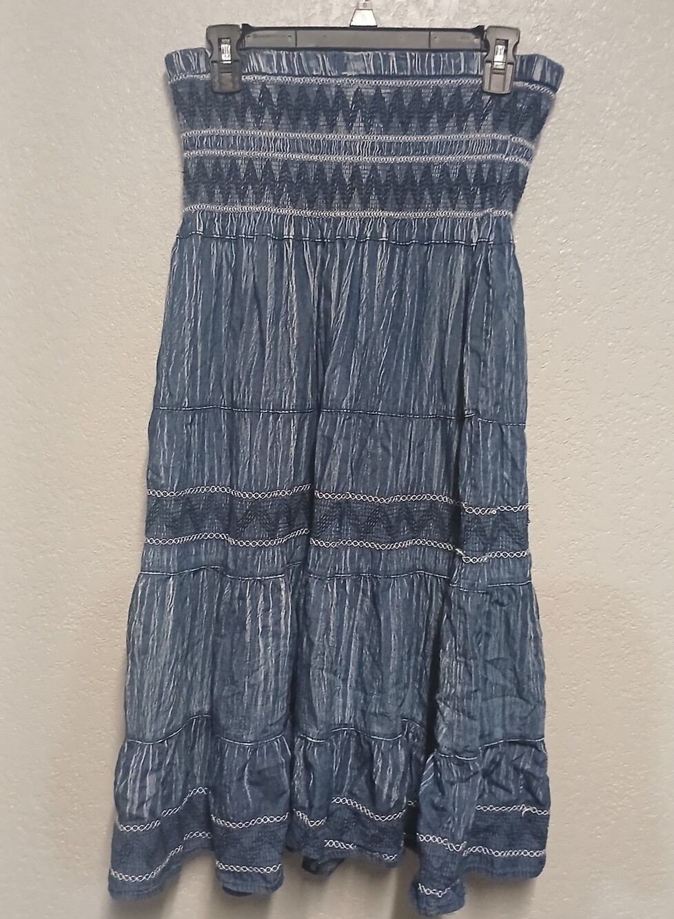 Indigo And Lace Strapless Smocked Denim Look Dress Size XL (Juniors)